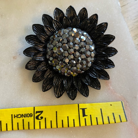 NEW-Sunflower pin/pendant. - Picture 3 of 5